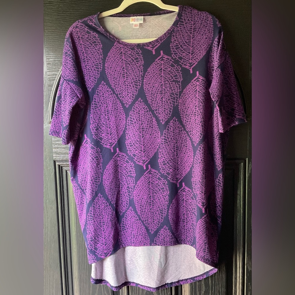LuLaRoe Leaf Irma Tunic